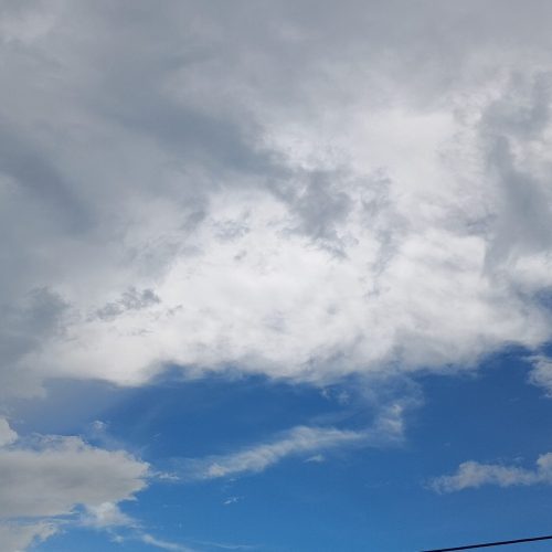 Rondônia terá segunda-feira (24) quente e chuvosa