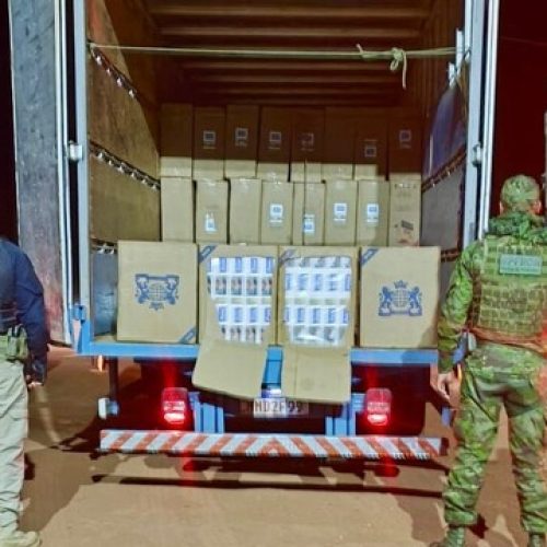 Fiscalização na BR-364 apreende carga milionária de cigarros contrabandeados em Porto Velho