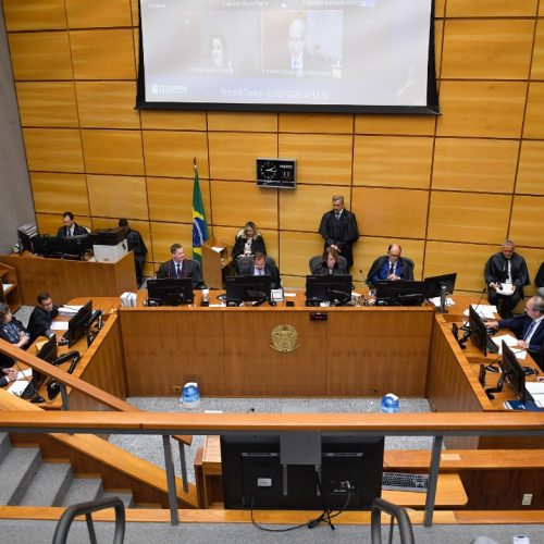 Pais que não vacinarem filhos contra a Covid-19 podem ser multados, decide STJ