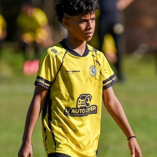 Jovem de Porto Velho é selecionado para avaliações no Palmeiras e Corinthians e precisa de ajuda para viajar a São Paulo