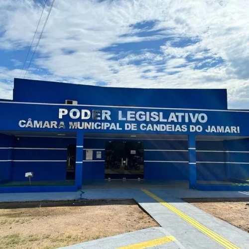 Câmara de Candeias do Jamari exonera 42 servidores após auditoria do TCE