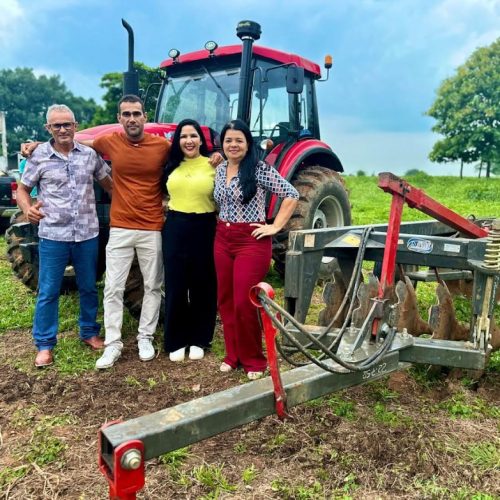 Deputada Cristiane Lopes e Dr. Alan Queiroz entregam 320 mil em equipamentos agrícolas para produtores rurais de Jaru