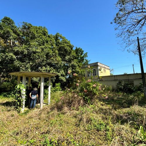 Prefeitura realiza limpeza do Casarão Santo Antônio em Porto Velho