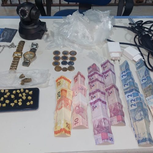 Ação conjunta do 5º BPM apreende drogas e prende suspeito de tráfico no Bairro Mato Grosso