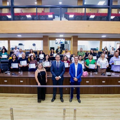Eyder Brasil&nbsp;homenageia&nbsp;orientadores educacionais de Rondônia
