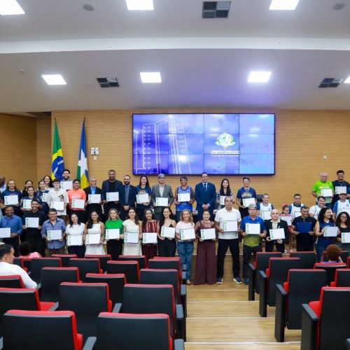 Eyder Brasil homenageia mais de 170 atletas de Rondônia na Assembleia Legislativa