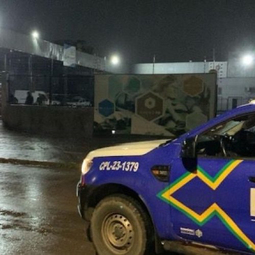 Criminosos incendeiam empresa que realiza manutenção em viaturas da PM