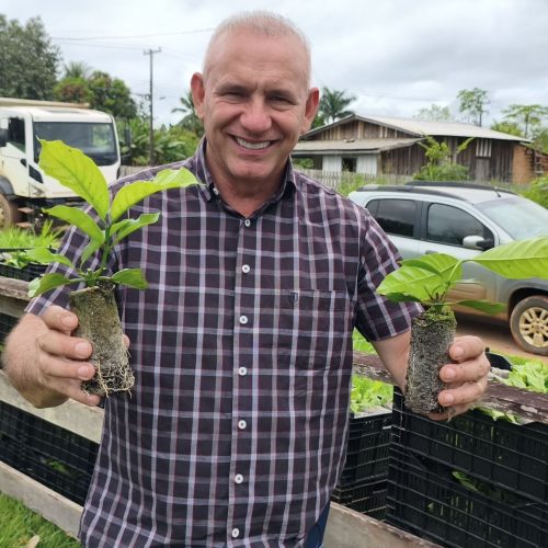Ezequiel Neiva fortalece produção rural com entrega de recursos para mudas de café em Santa Luzia D’Oeste