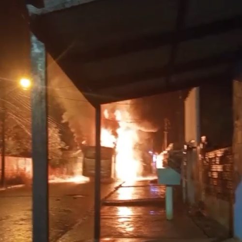 Três ônibus são incendiados nesta segunda-feira (13), em Rondônia