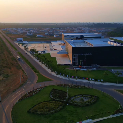 Shopping Jardins de Vilhena adia data de inauguração