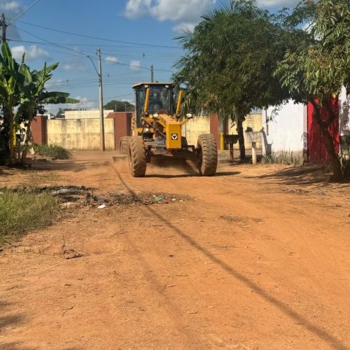 Prefeitura intensifica serviços de patrolamento em Porto Velho