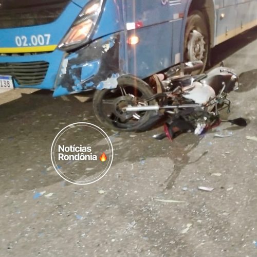 Casal sofre ferimentos graves após colisão entre moto e ônibus em Porto Velho