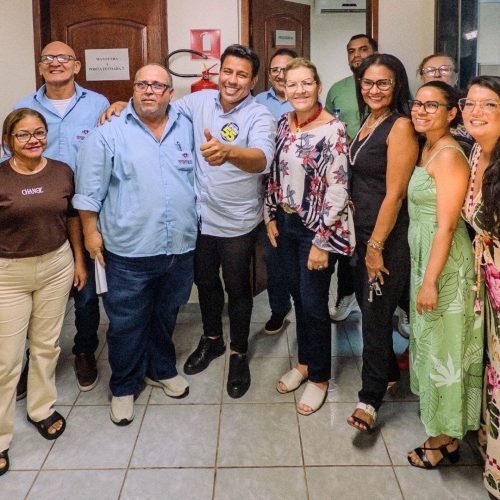 Adailton Fúria firma compromisso com profissionais da saúde e defende a valorização da categoria