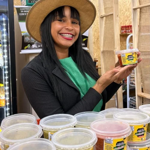 Conheça a empreendedora que começou com R$ 30 emprestados e hoje vive da venda de temperos em RO